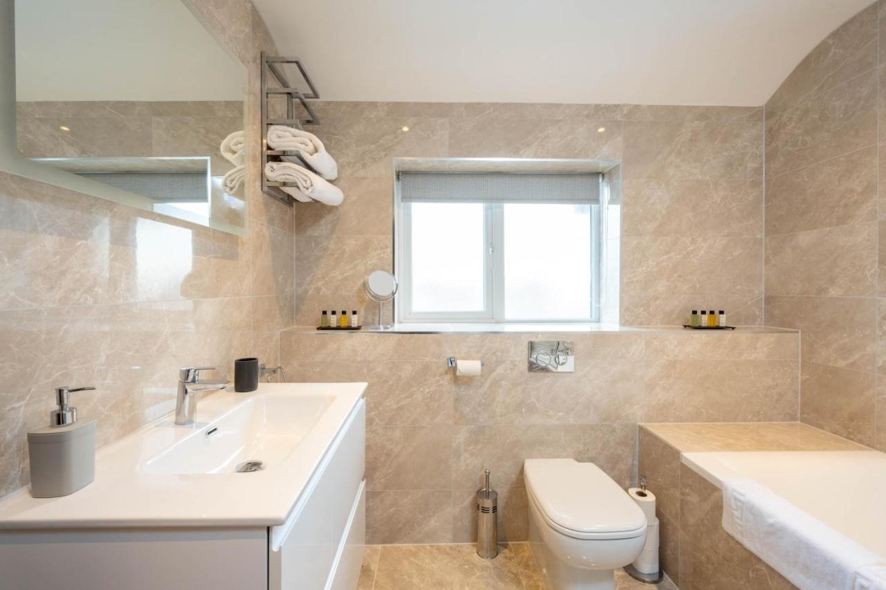 The Oaklands - Luxury Spacious 6-Bed, Near Solihull, Birmingham City, Jlr, Nec, Airport, Resorts World, Hs2 Kültér fotó